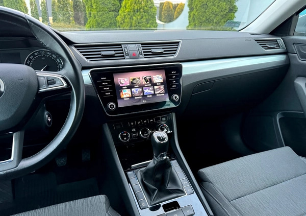 Skoda Superb cena 68634 przebieg: 143000, rok produkcji 2018 z Wyszków małe 631
